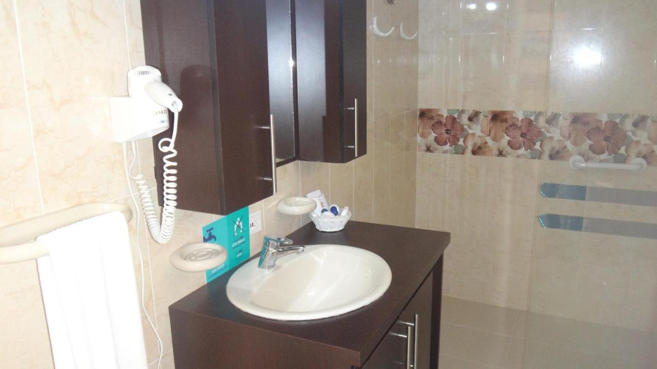 Hotel Posada Del Mar Fresh Water Bay Екстериор снимка