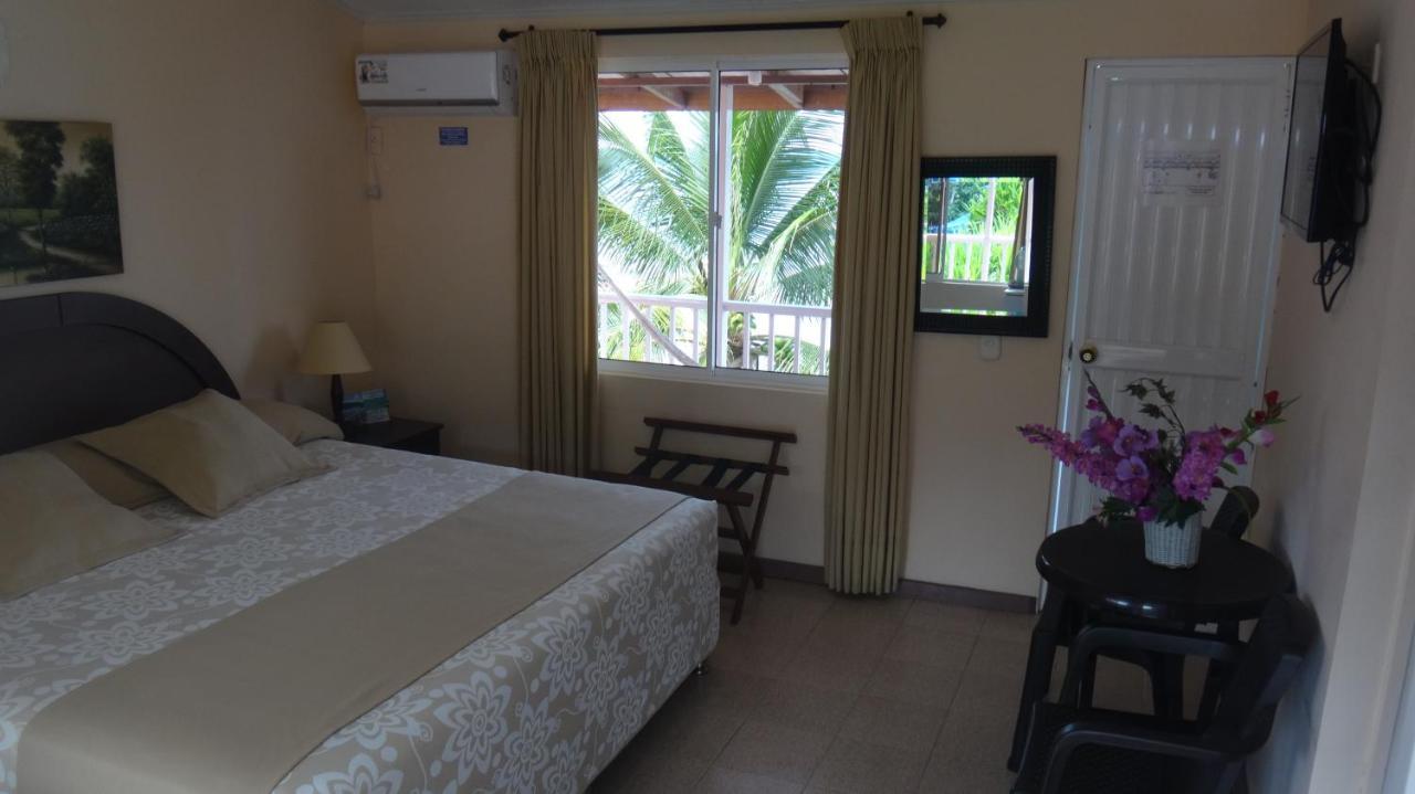 Hotel Posada Del Mar Fresh Water Bay Екстериор снимка